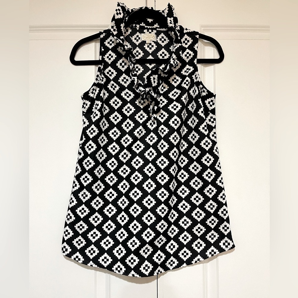 mud pie NWOT Black and white sleeveless blouse with ruffled neckline